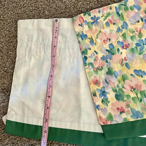 Floral Trimmed 15' Valance - Picture 4 of 4